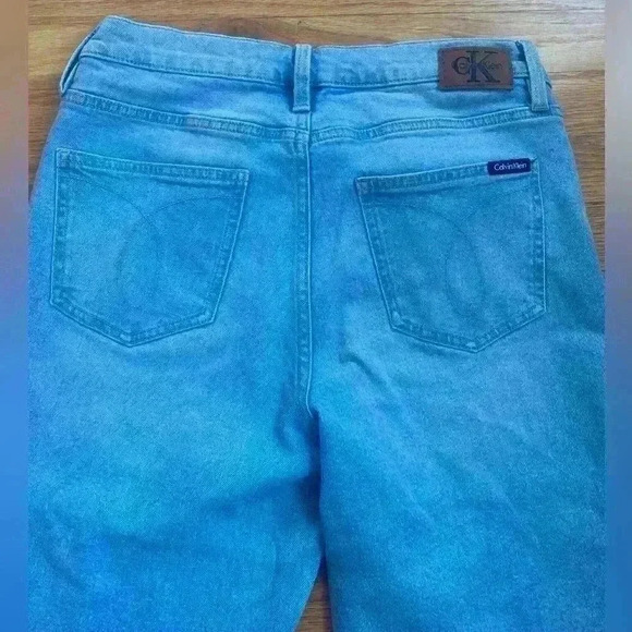 Calvin Klein Womens light wash straight leg jeans size 6 Inseam 27” - Picture 4 of 6